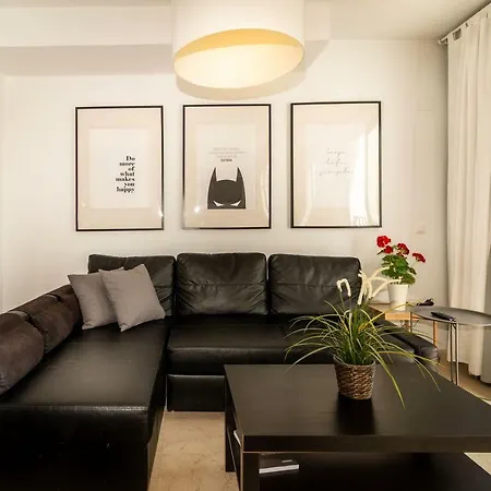 בית נופש Torreblanca 4bdr Townhouse With Stunning Views פואנגירולה