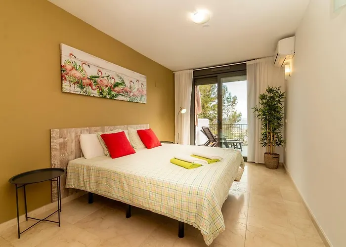 בית נופש Torreblanca 4bdr Townhouse With Stunning Views פואנגירולה