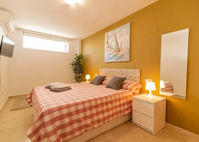 Torreblanca 4bdr Townhouse With Stunning Views פואנגירולה