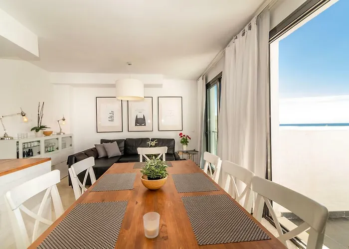 Torreblanca 4bdr Townhouse With Stunning Views פואנגירולה