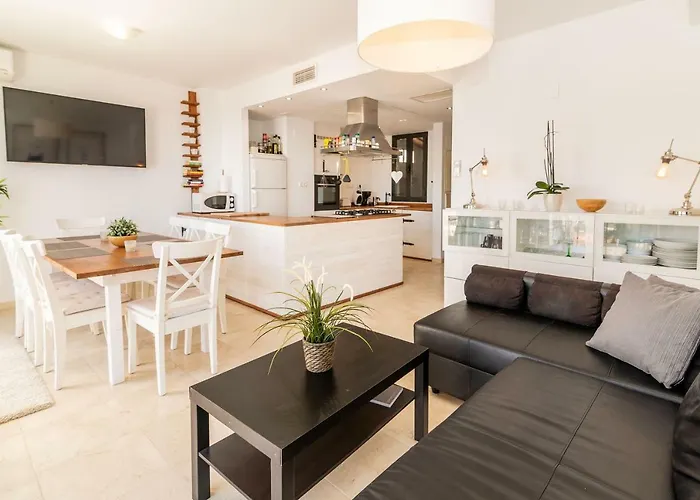 Torreblanca 4bdr Townhouse With Stunning Views *